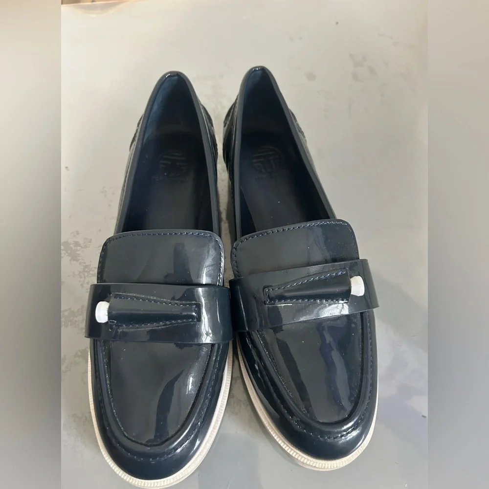 Tory Burch Sport Navy Patent Leather Pocket Tee Golf Loafers Size 7 preppy